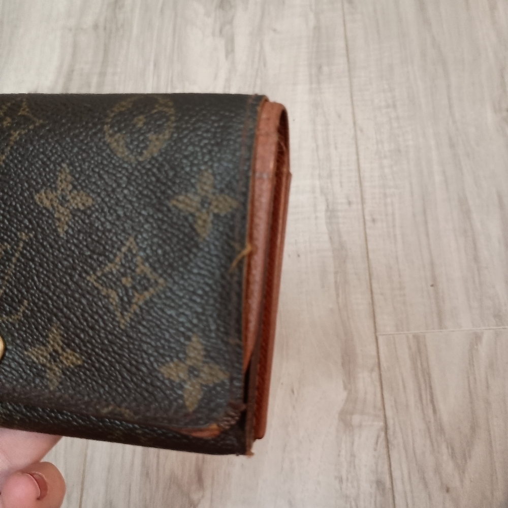 Louis Vuitton, Mono Brown Leather, Bi-fold Compact Wallet - Picture 5 of 13